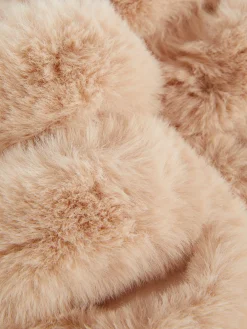 Chaussons Duveteux à Double Bride|Primark Outlet