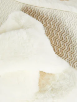 Chaussons En Fausse Fourrure à Brides Croisées|Primark Online