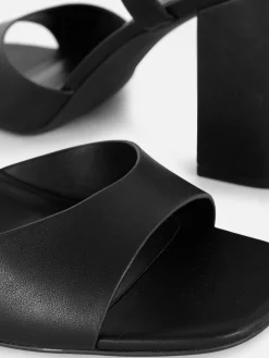 Chaussures à Talons Carrés Et Bride Incurvée Coupe Large|Primark Clearance