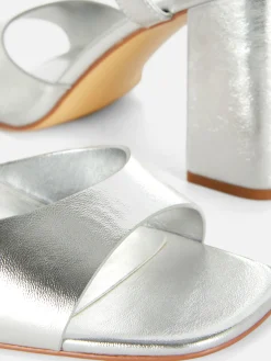 Chaussures à Talons Carrés Et Bride Incurvée Coupe Large|Primark Discount