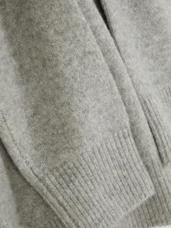 Pull Col V|Primark Clearance